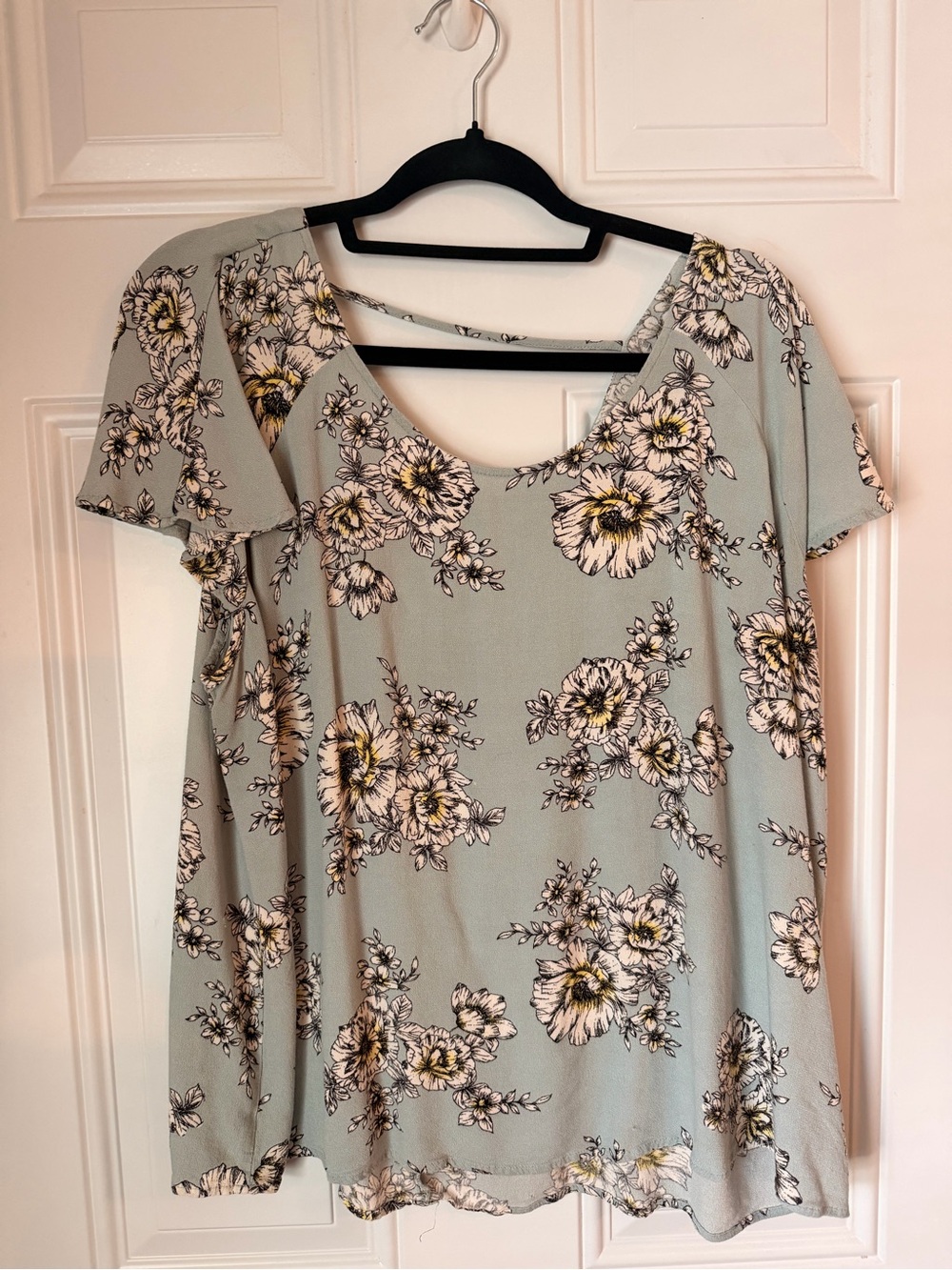 Maurices Sage Green Floral Scoop Neck Tunic